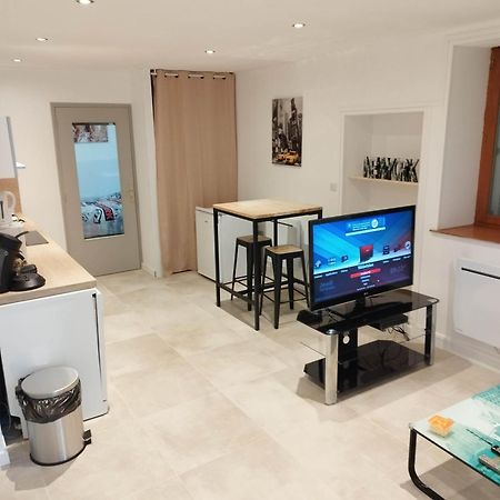 Le New York Bisontin 2 Apartment เบอซองซง ภายนอก รูปภาพ