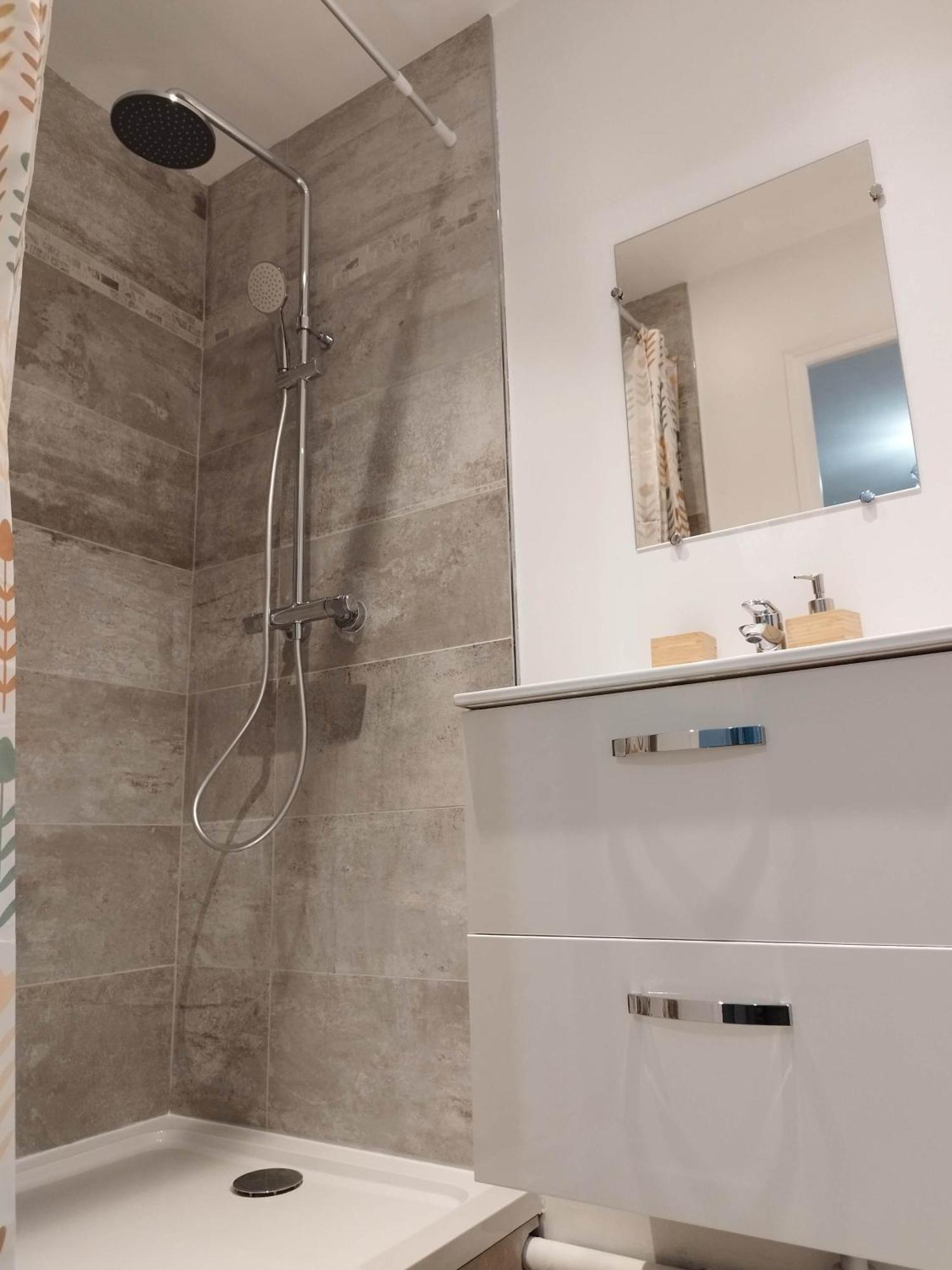 Le New York Bisontin 2 Apartment เบอซองซง ภายนอก รูปภาพ